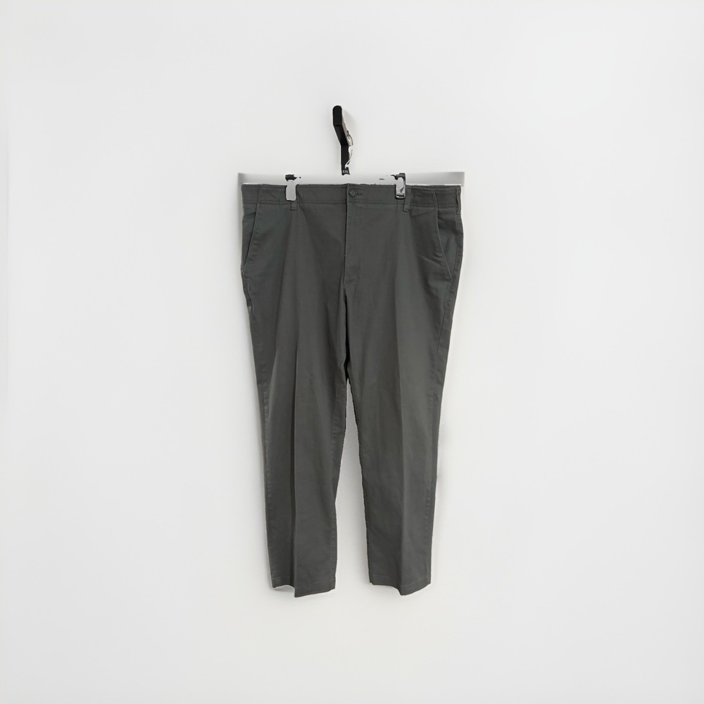 Lee Extreme Comfort Mens 42x32 Gray Straight Fit Stretch Casual Pants F153